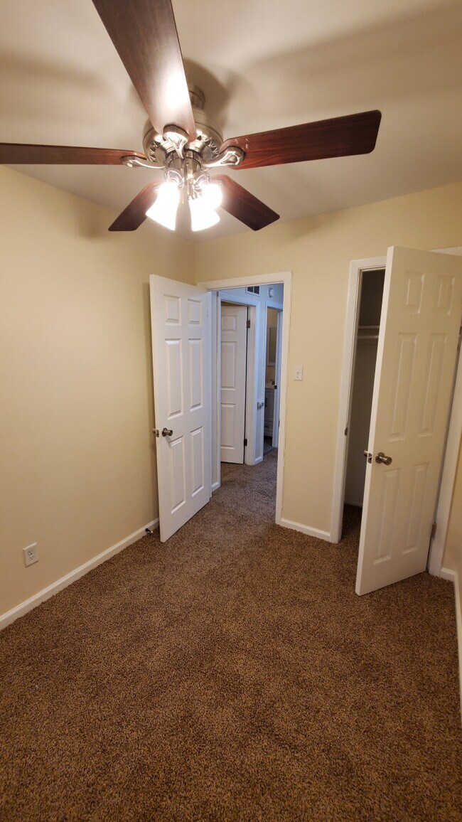 Foto del edificio - 2626 West Franklin St