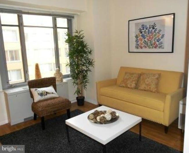 Photo - Fantastic location! Great Large Studio for... Apartment