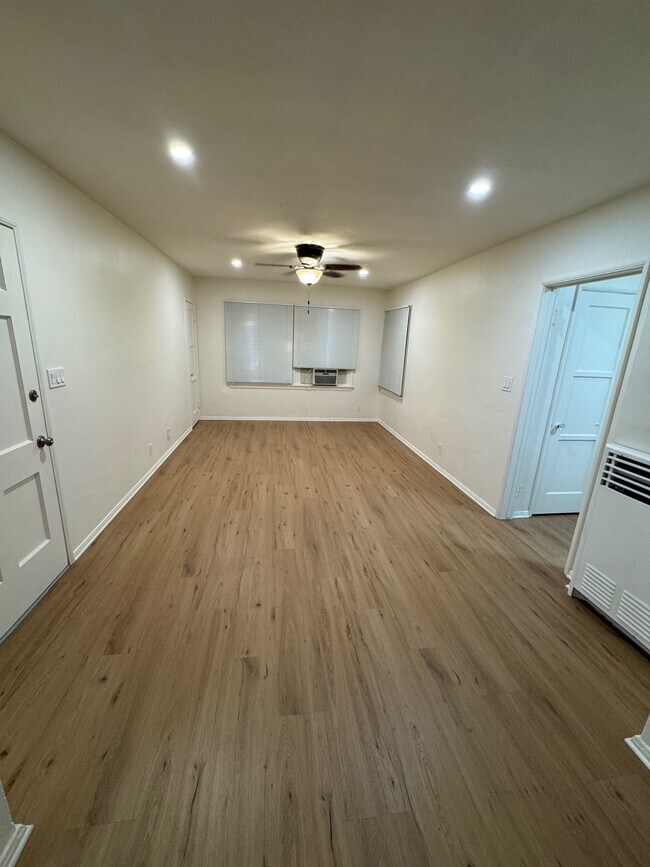 Foto del edificio - 5981 Guthrie Ave