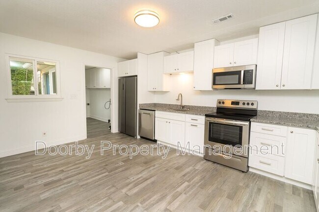 Foto del edificio - 4831 Bonny Lake Ln