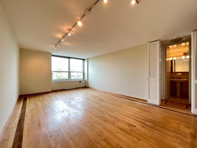Foto del edificio - 720 W Gordon Terrace