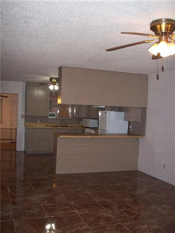 Foto del edificio - 7406 Southgate Ln