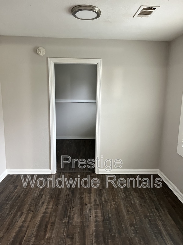 Foto del edificio - 3028 Meade St