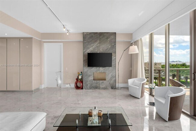 Building Photo - 9705 Collins Ave