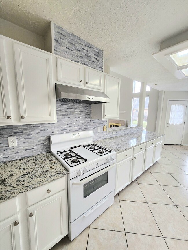 Foto del edificio - 14335 Berrington Dr