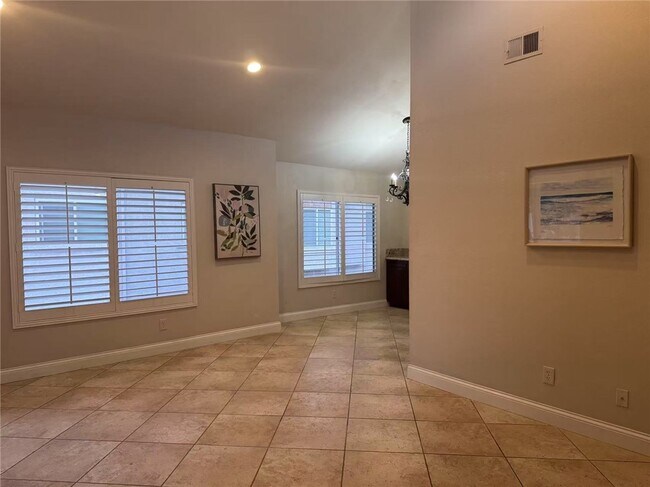 Foto del edificio - 444 Golden Springs Dr