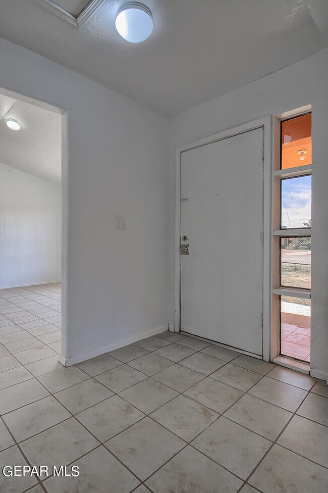 Foto del edificio - 385 Mireles Ct
