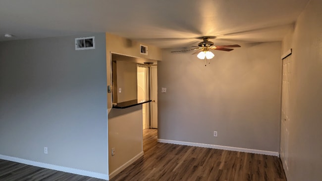 Building Photo - 6948 Colonial Woods Dr