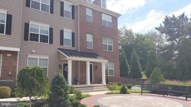 Building Photo - 700 Pony Ln