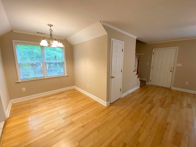 Building Photo - PRE-LEASING FOR SEPTEMBER 2026!