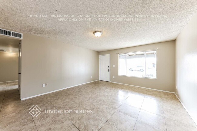 Building Photo - 3502 W Voltaire Ave