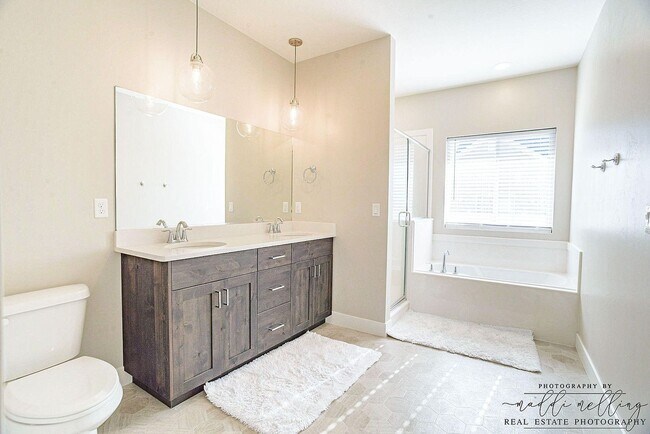 Foto del edificio - Gorgeous 4 bedroom 2.5 bath in Cedar City!!