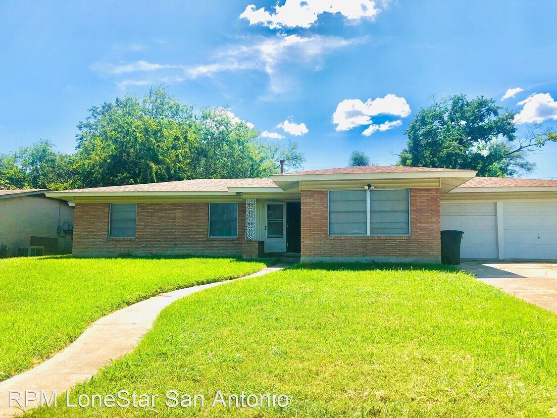 Primary Photo - 3 br, 2 bath House - 403 Tanglewood