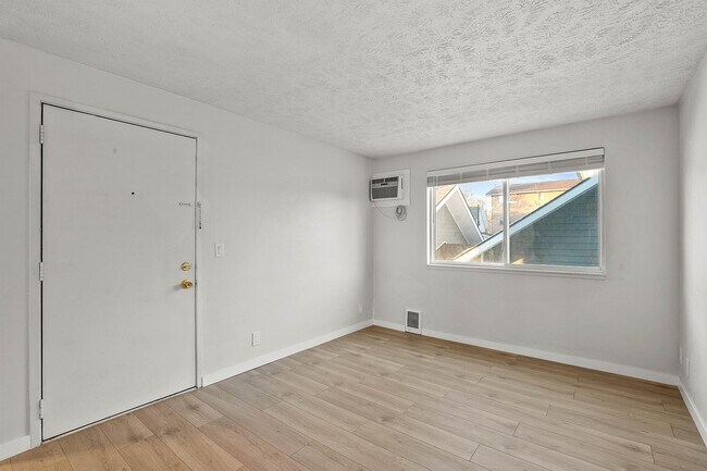 Foto del edificio - 2914 N Hogan St