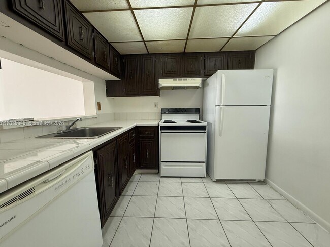 Building Photo - 492 NW 165th St