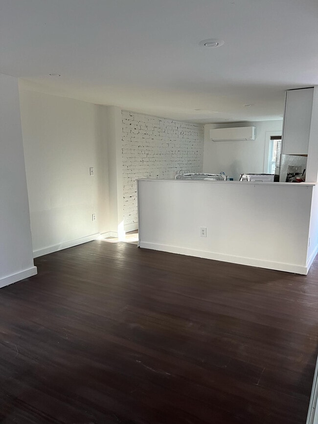 Foto del edificio - 17 Gifford Ave