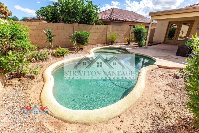 Foto del edificio - 15792 W Port Au Prince Ln