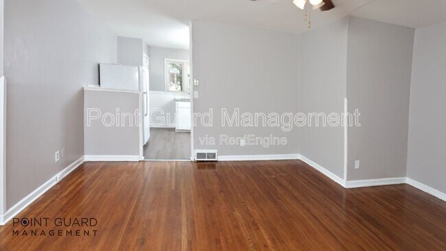 Building Photo - 256 S Rutan St