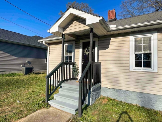 Building Photo - Picturesque One Bedroom House on Morgan St...