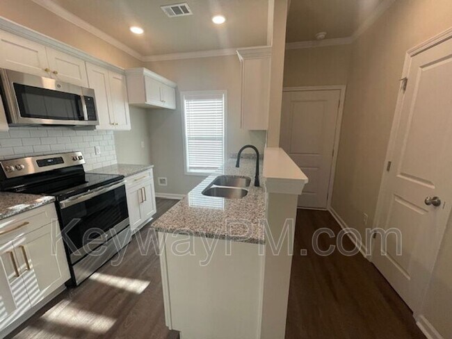 Building Photo - 5017 Greer Dr