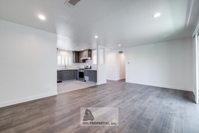 Foto del edificio - 4-Bedroom Huntington Beach Home – Cul-de-Sac, Fully Remodeled