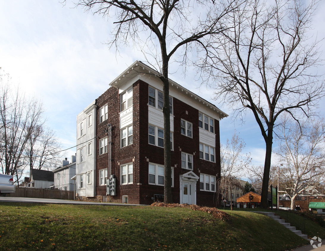 Primary Photo - Terrace Park Apartments