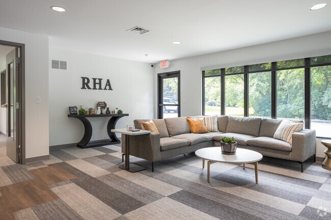 Community Clubhouse - Richmond Hills Apartments