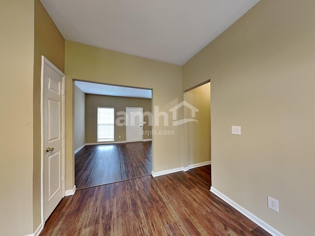 Building Photo - 423 Brownstone St