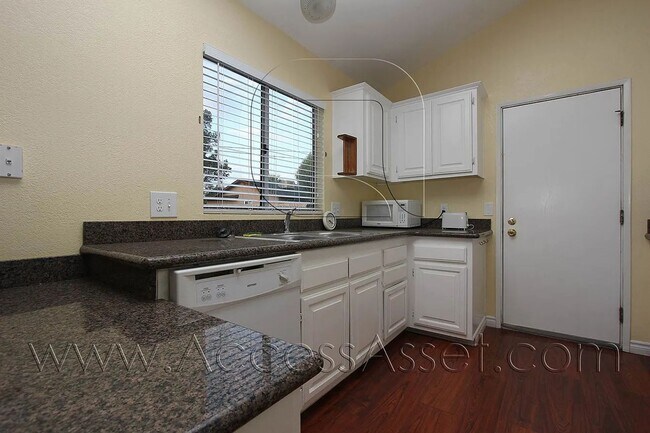 Foto del edificio - 16364 Stevens Ave