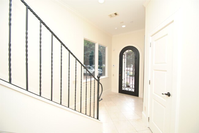 Foto del edificio - 302 Calle Sevilla Pl