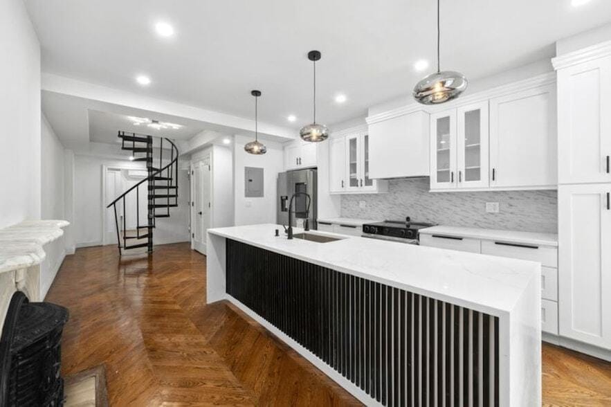 Primary Photo - 105 St Felix St