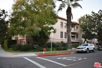 Building Photo - 235 S Gale Dr