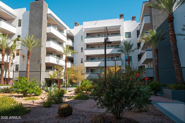 Foto del edificio - 945 E Playa Del Norte Dr