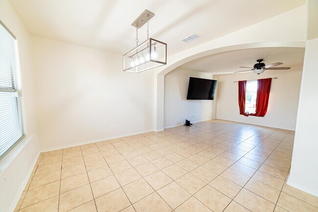 Foto del edificio - 2021 Port Louisiana Dr