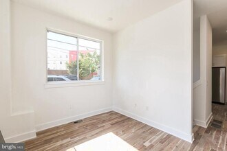 Building Photo - 1433 Brown St