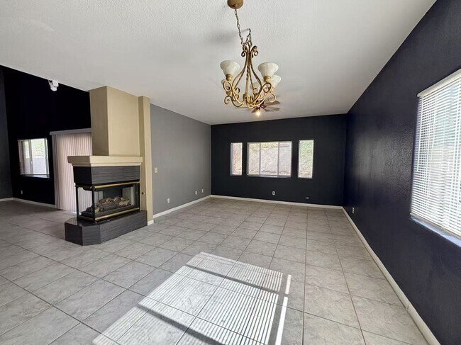 Foto del edificio - Spacious 3-Bedroom, 2.5-Bathroom Two-Story Home in Quiet Spring Valley Neighborhood