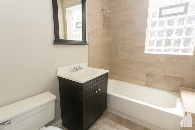 Foto del edificio - 920 W Belle Plaine Ave