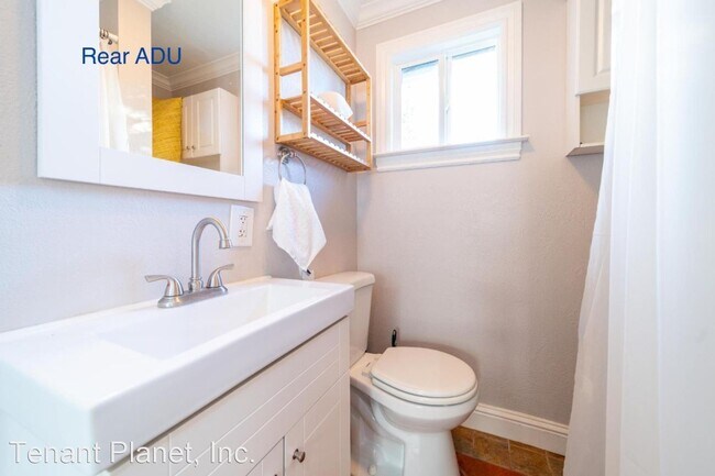 Foto del edificio - 1 br, 1 bath House - 2438 Clover St