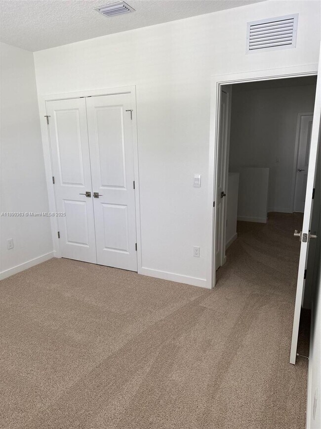 Foto del edificio - 5028 Elderberry St