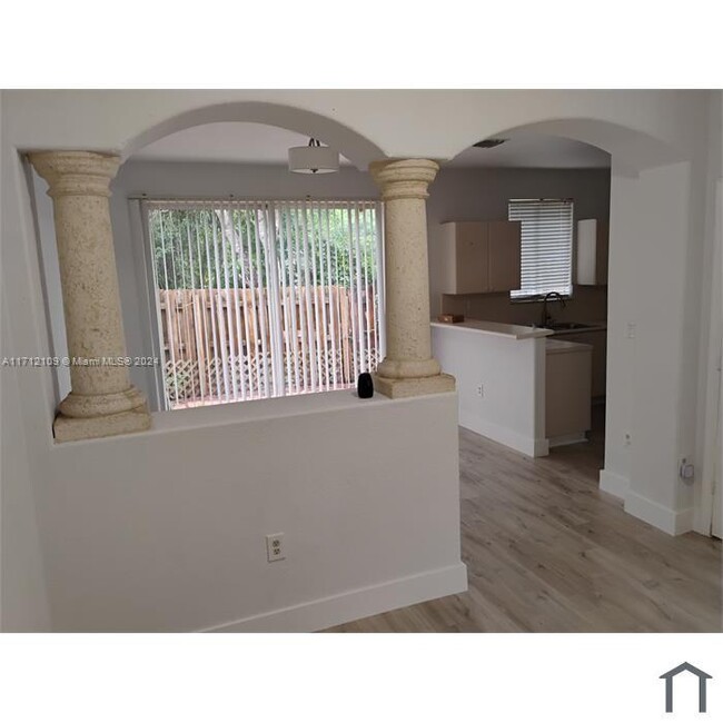 Foto del edificio - 1481 SE 24th Ct