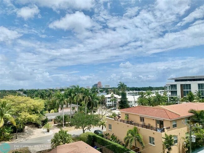 Foto del edificio - 2555 NE 11th St