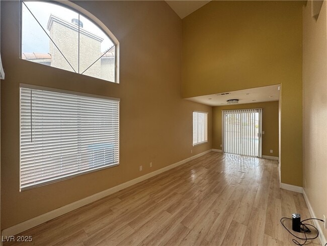 Foto del edificio - 4454 Bertram Ln