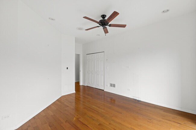 Foto del edificio - 7717 N Marshfield Ave