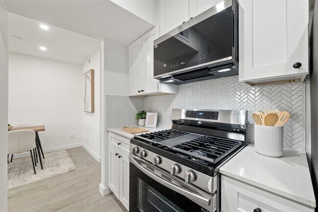 Foto del edificio - 5911 Sheridan Ave