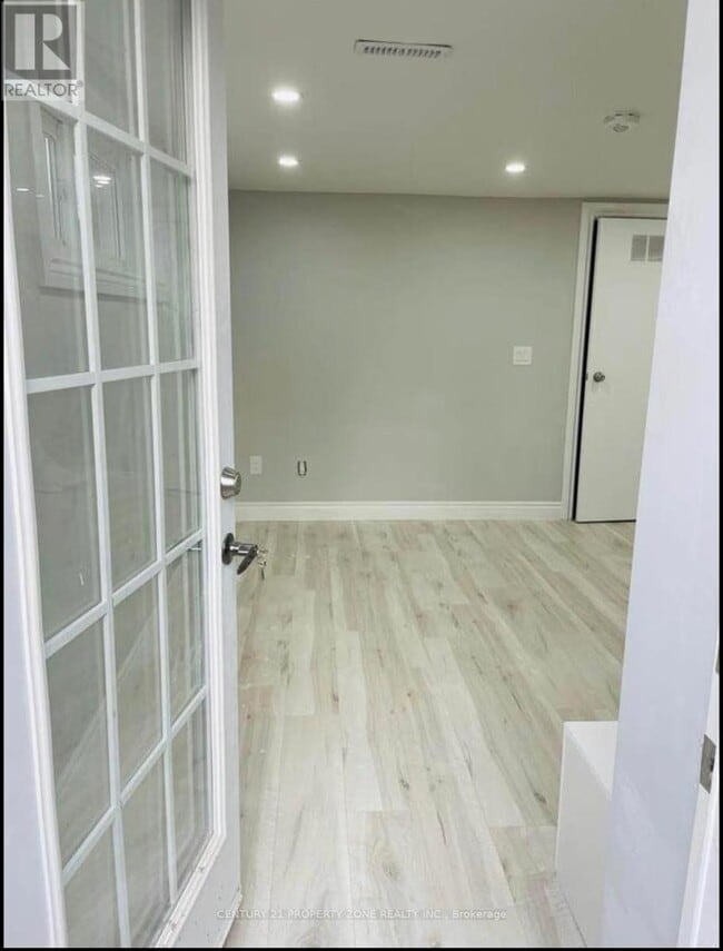 Building Photo - 36 Winterfold Dr