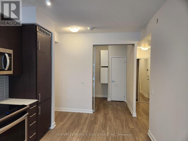 Building Photo - 4055 Parkside Village Dr