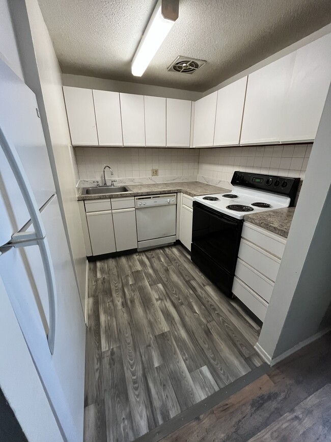 Foto del edificio - 176 Burgundy Hill Ln