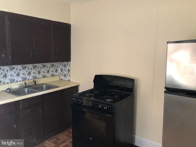 Building Photo - 320 Pine St