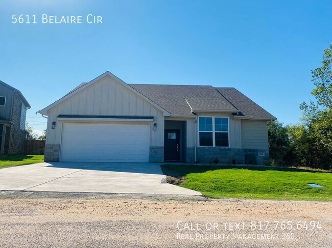 Foto del edificio - 5611 Belaire Cir