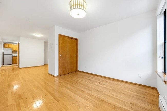 Foto del edificio - 100 St Marks Pl